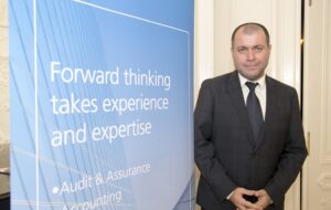 Ce riscuri aduce în bilanţul băncilor legea privind „darea în plată“. Legea dării în plată priveşte credite de locuinţă de 8 mld. euro date în boom-ul imobiliar