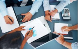 FISCUL VREA SĂ AIBĂ ACCES LA DATELE ROMÂNILOR CARE PLĂTESC CU CARDUL, FĂRĂ NOTIFICARE, PERMISIUNE SAU MANDAT. PRECIZĂRILE FINANŢELOR